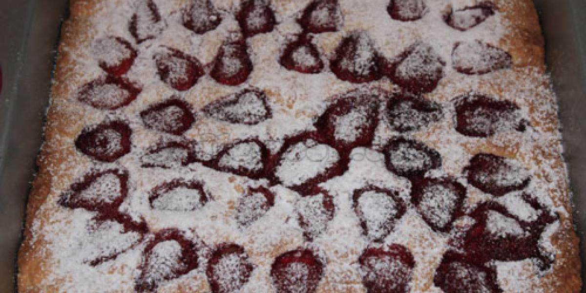 полуничний пиріг полуничний пиріг